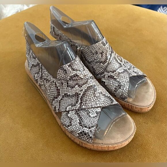 Sesto Meucci Shoes - Sesto Meucci Sylke wedge sandal snake print leather 8N